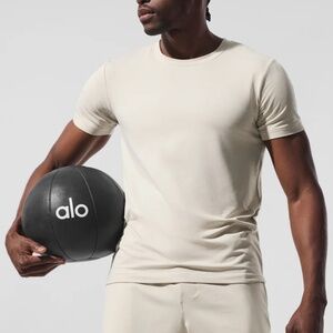 Alo Yoga Conquer Reform Crewneck Short Sleeve